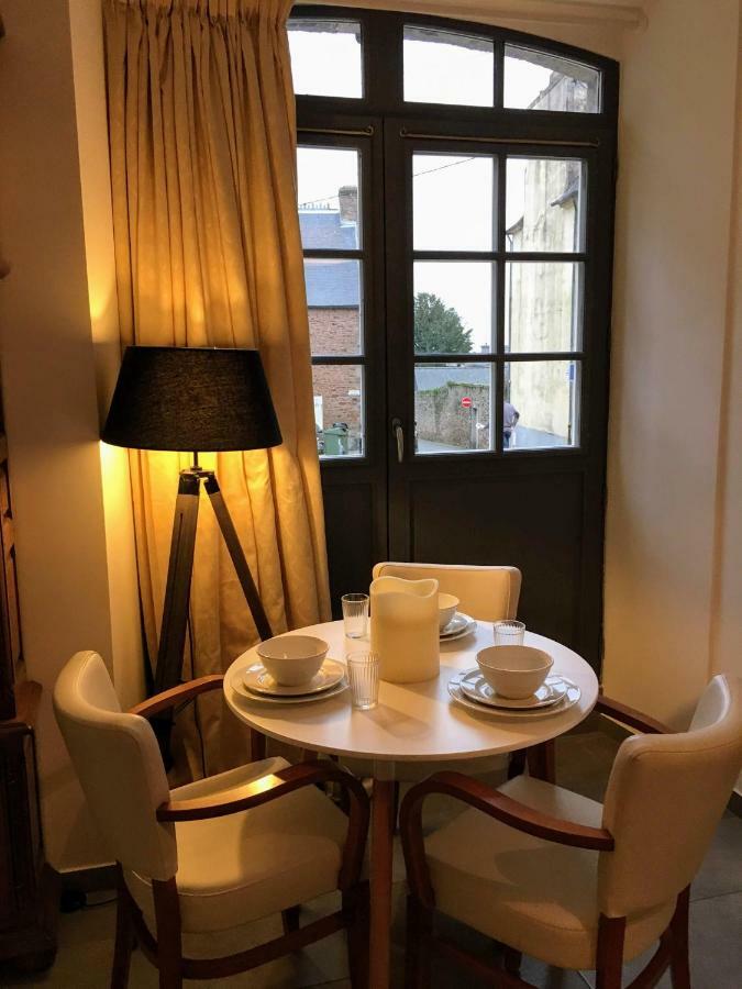 Gate House Lodge 迪南 外观 照片